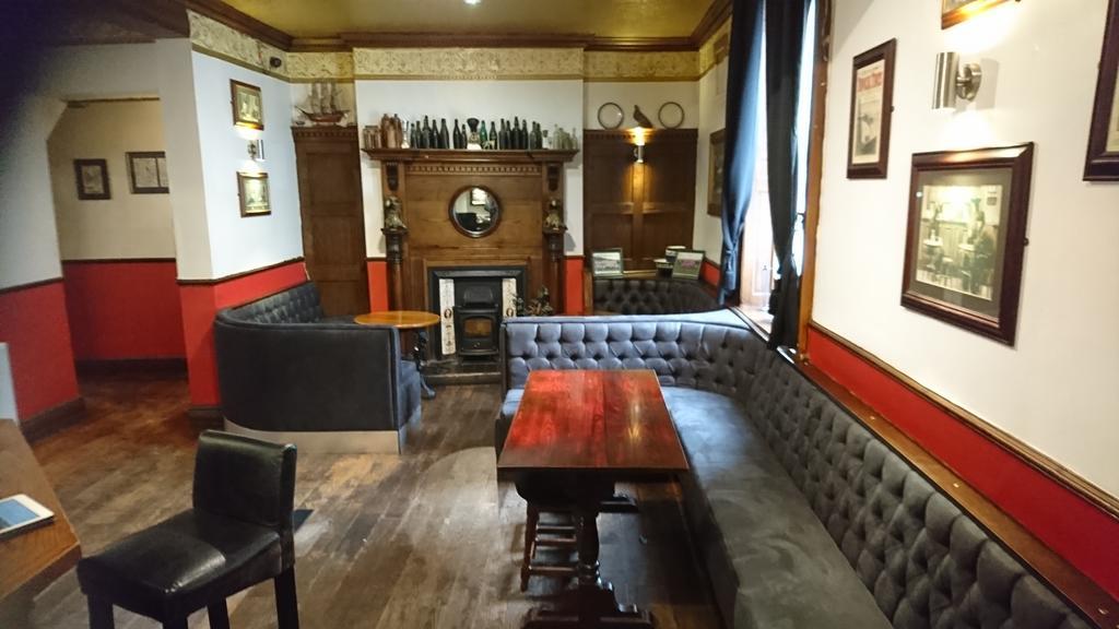 The King'S Head Hotel 케일리 외부 사진